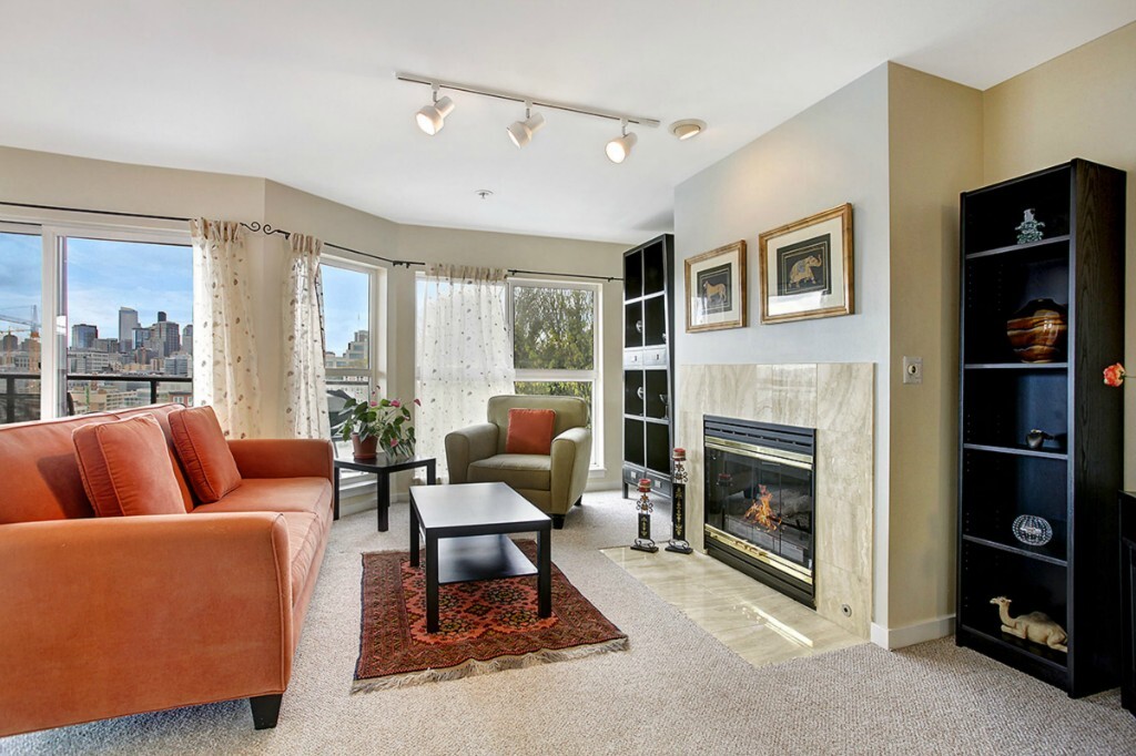 Property Photo:  701 Galer St 617  WA 98109 