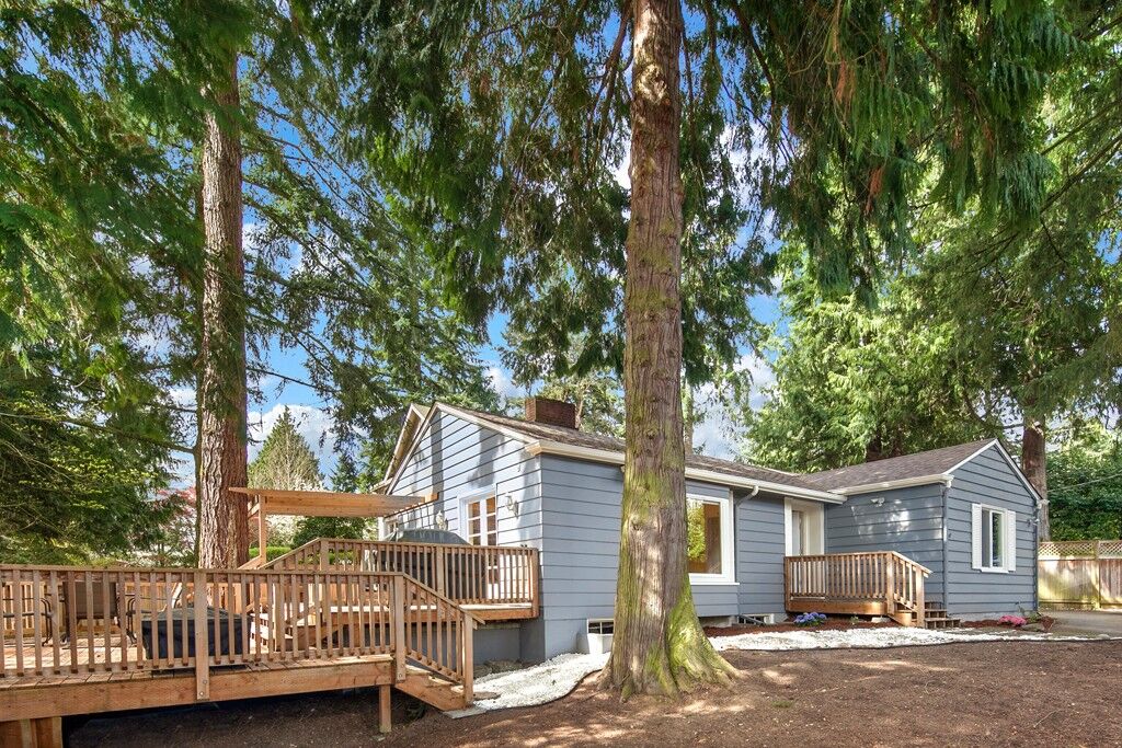 Property Photo: 10747 Sand Point Wy NE WA 98125