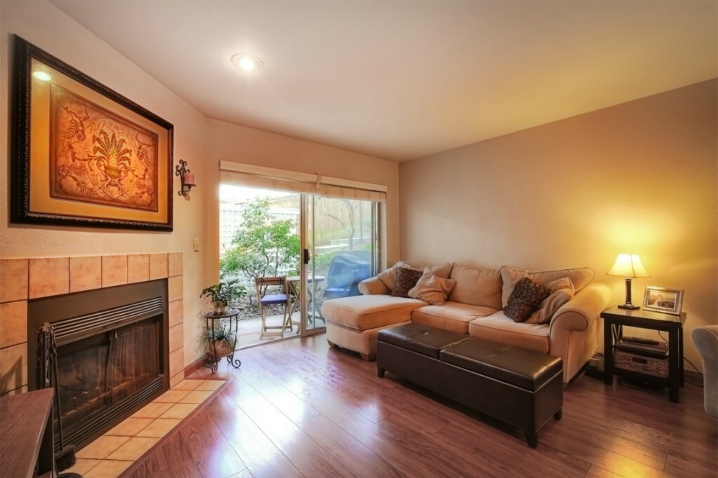 Property Photo:  4106 Factoria Blvd SE B109  WA 98006 