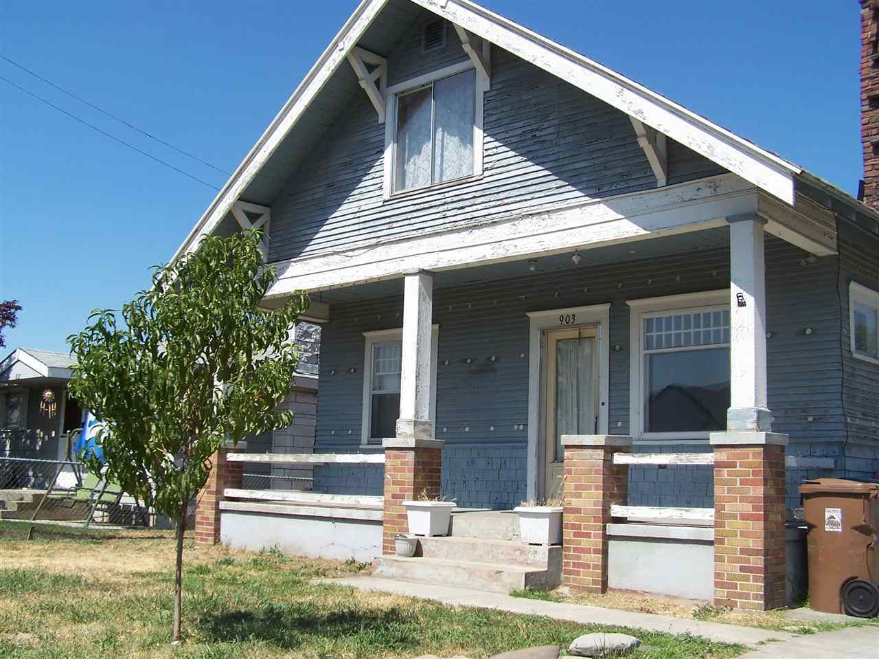 Property Photo: 903 E Lacrosse Ave WA 99207