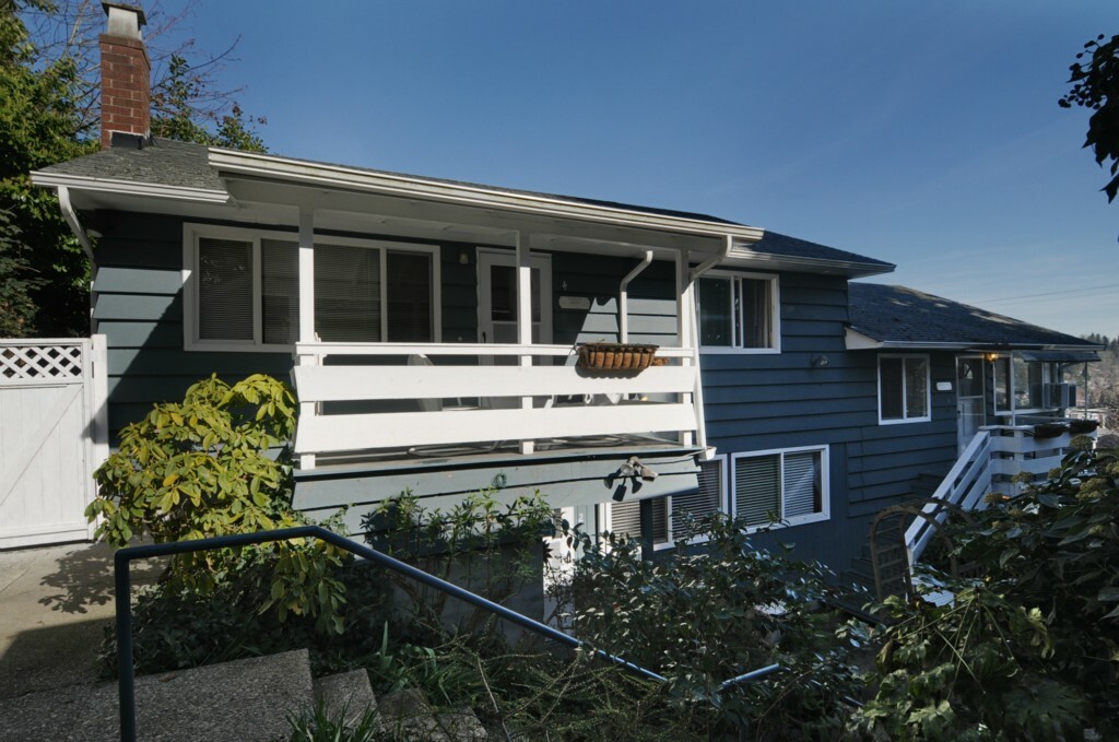 Property Photo:  5017 22nd Ave NE  WA 98105 