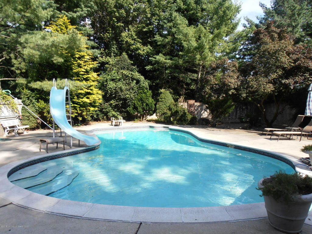 Property Photo:  3 Iroquois Drive  NJ 07748 