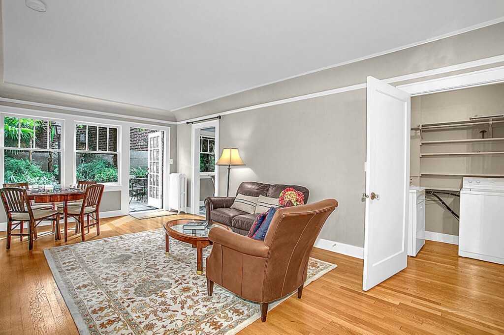 Property Photo: 2634 Franklin Ave E 204 WA 98102