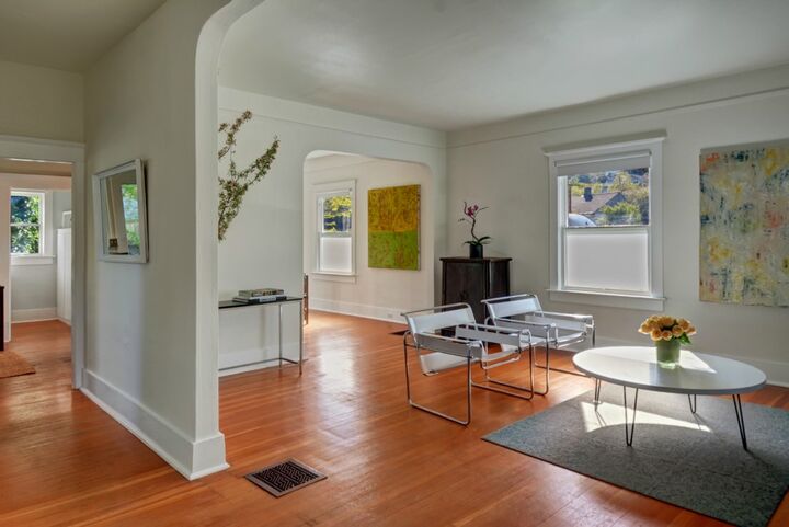 Property Photo:  2903 E Denny Wy  WA 98122 
