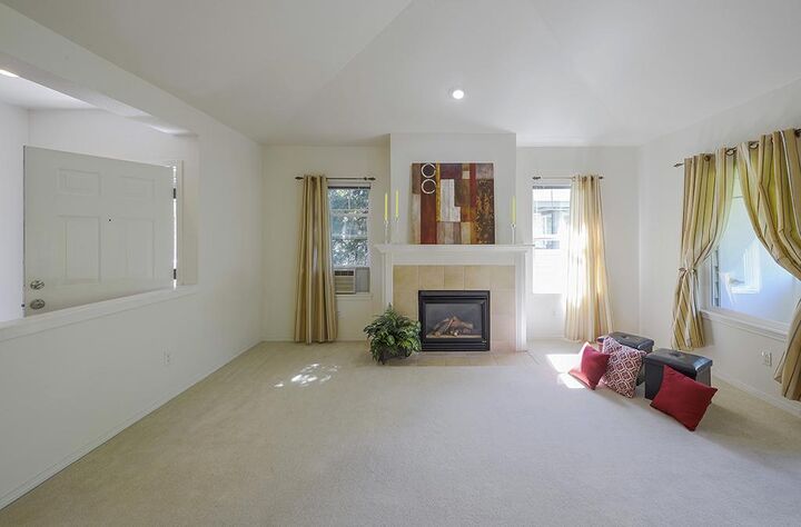 Property Photo: 1500 S 18th St E-201 WA 98055