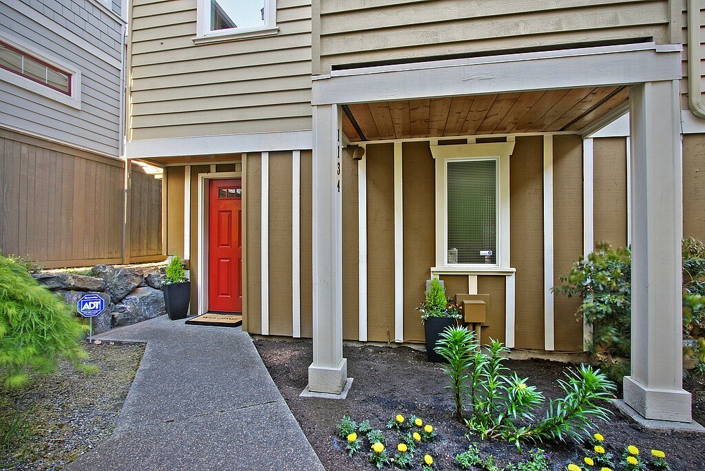 Property Photo:  1134 23rd Ave S  WA 98144 