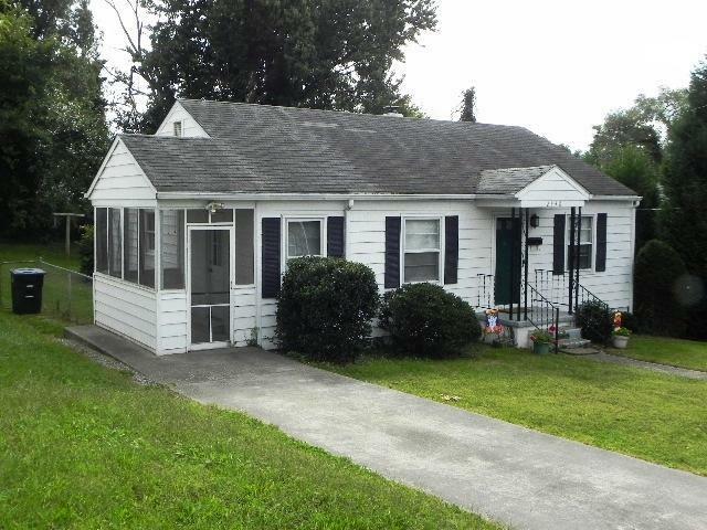 Property Photo:  2448 Berkley Ave SW  VA 24015 