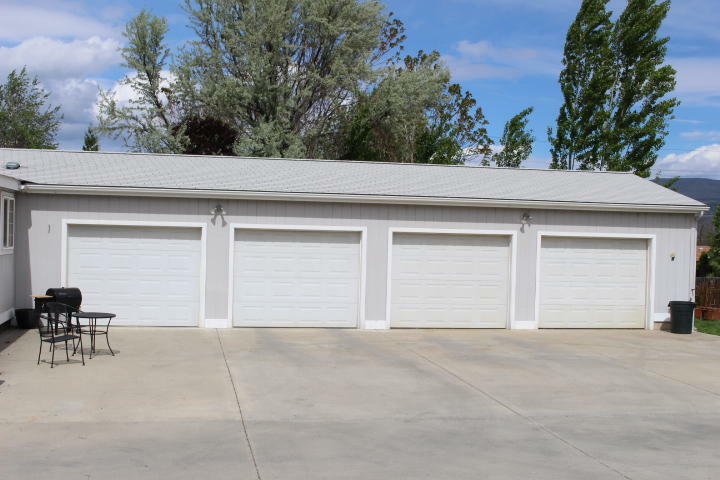 Property Photo: 1437 S Miller St WA 98801
