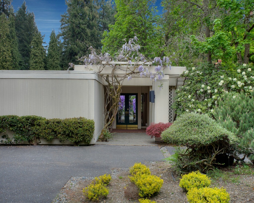 Property Photo:  8401 N Thorne Lane SW  WA 98498 