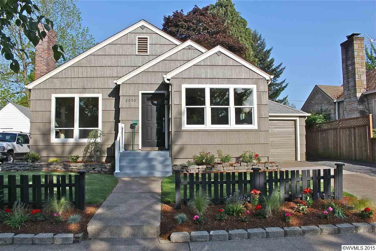 Property Photo:  2050 18th St NE  OR 97301 