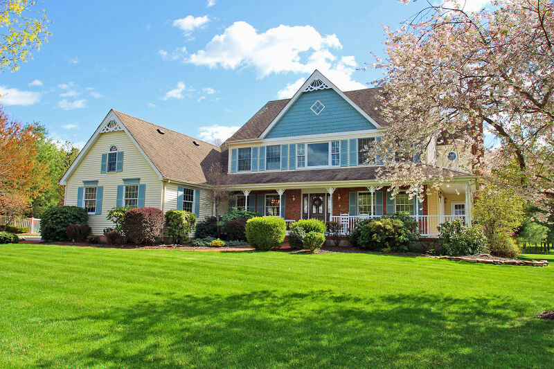 Property Photo: 7 Baird Dr NJ 08844