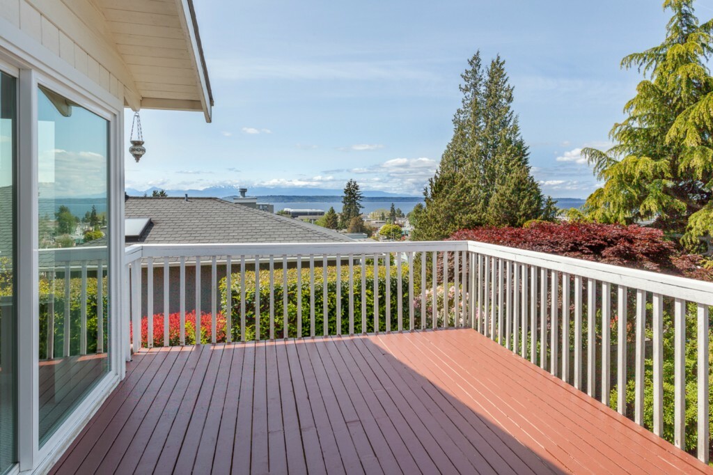 Property Photo:  711 Alder St  WA 98020 