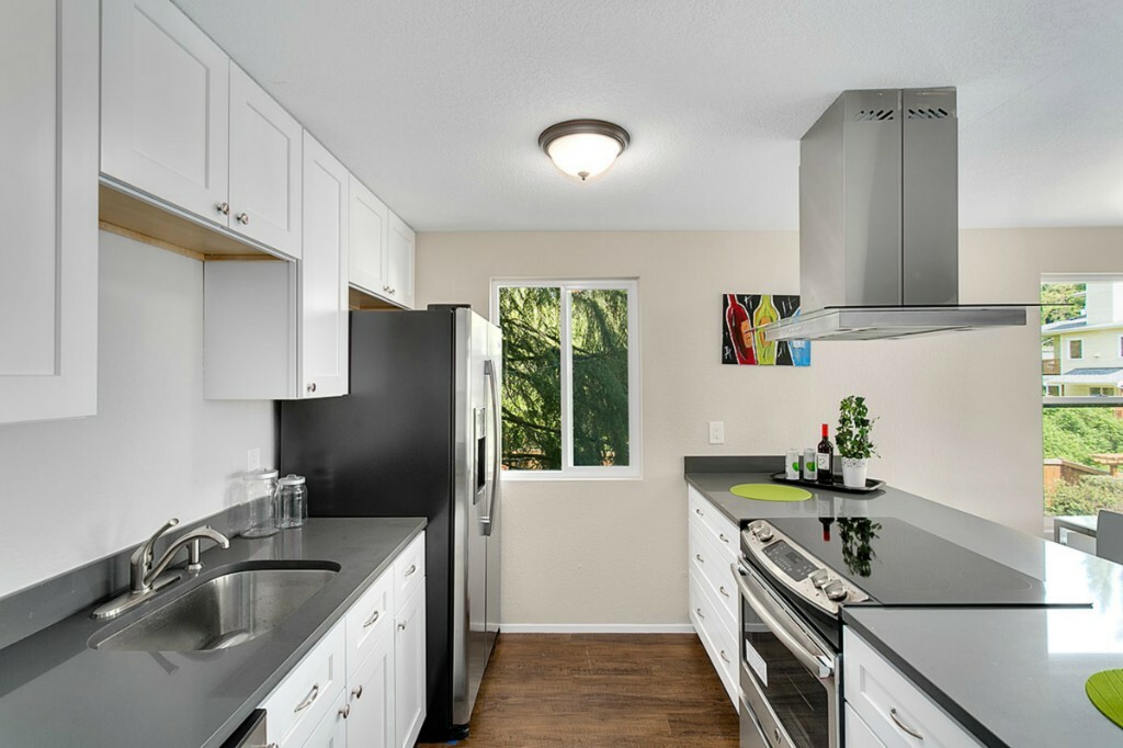 Property Photo:  19851 25th Ave NE 223  WA 98115 
