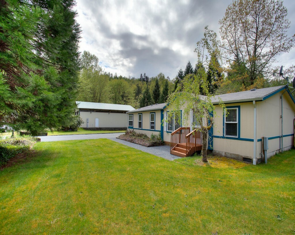 Property Photo:  22016 177th St E  WA 98360 