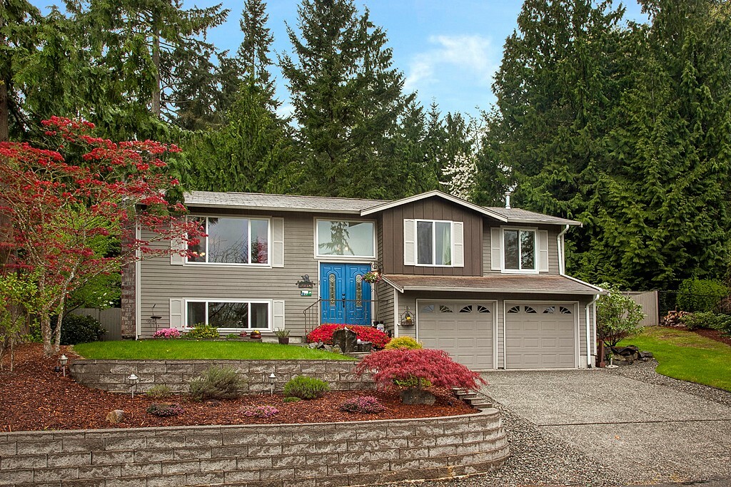 Property Photo:  255 Capella Dr NW  WA 98027 