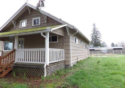 Property Photo:  510 3rd Ave NW  WA 98532 