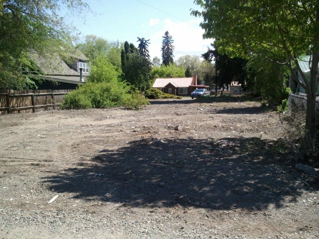 Property Photo:  311 W 10th Ave  WA 98926 