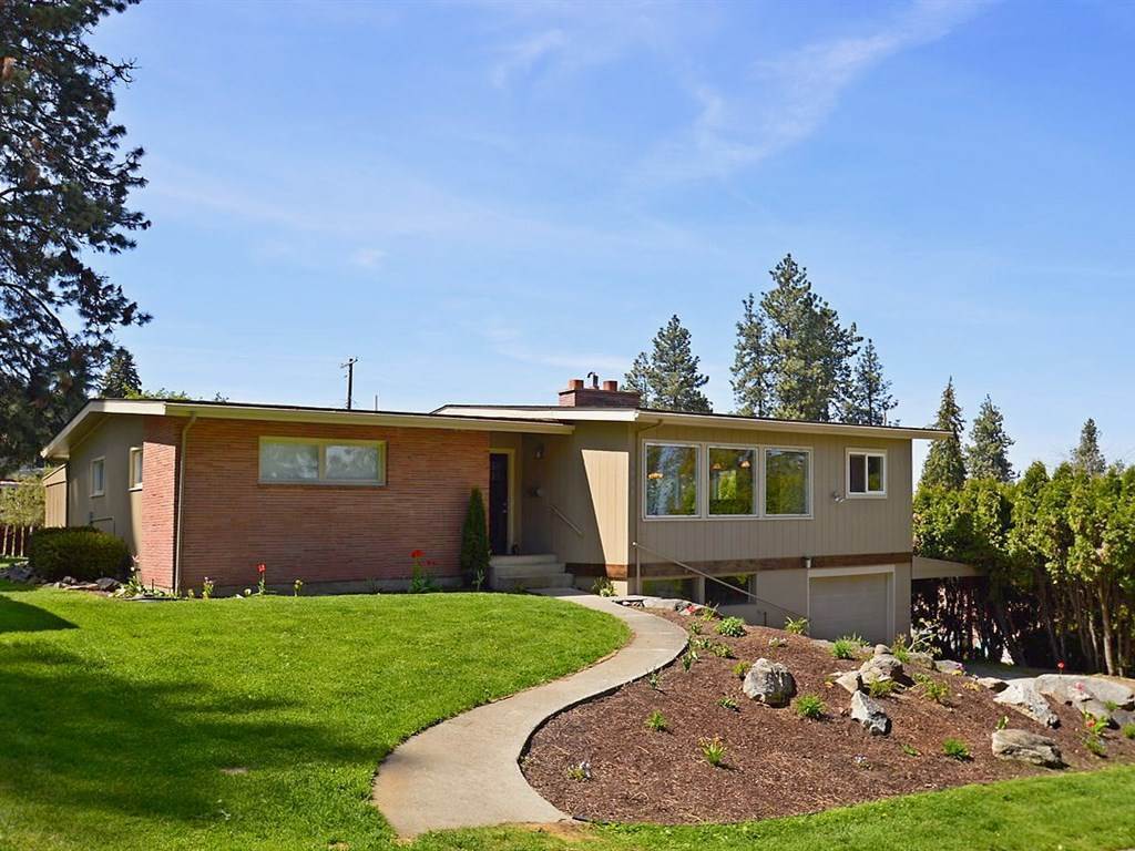 Property Photo: 1918 S Mount Vernon Dr WA 99223