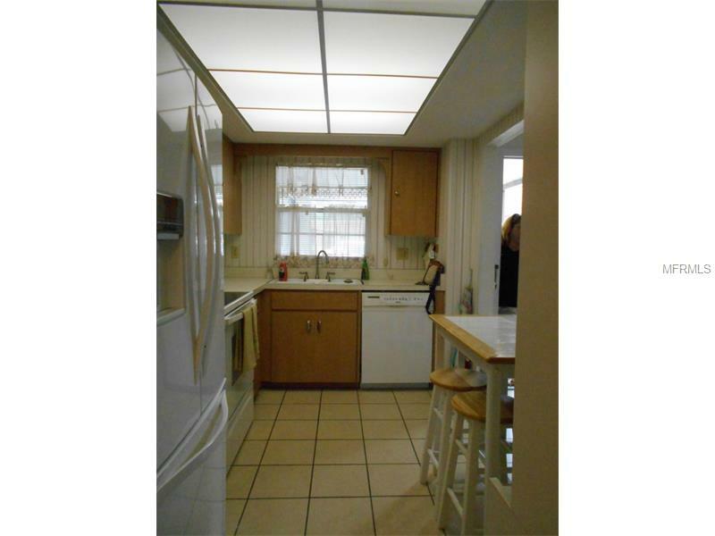 Property Photo: 627 Park Circle 627 FL 34207