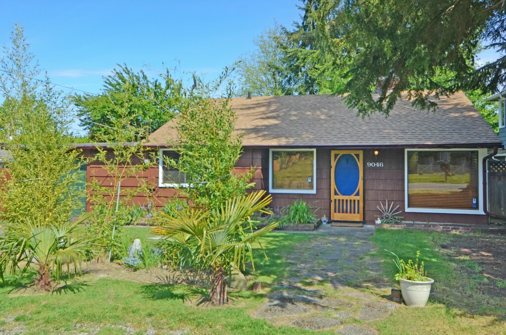 Property Photo:  9046 11th Avenue NW  WA 98117 