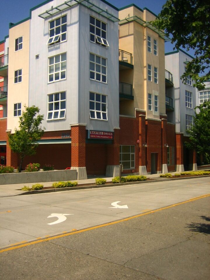 2331 42nd Ave SW 418  Seattle WA 98116 photo