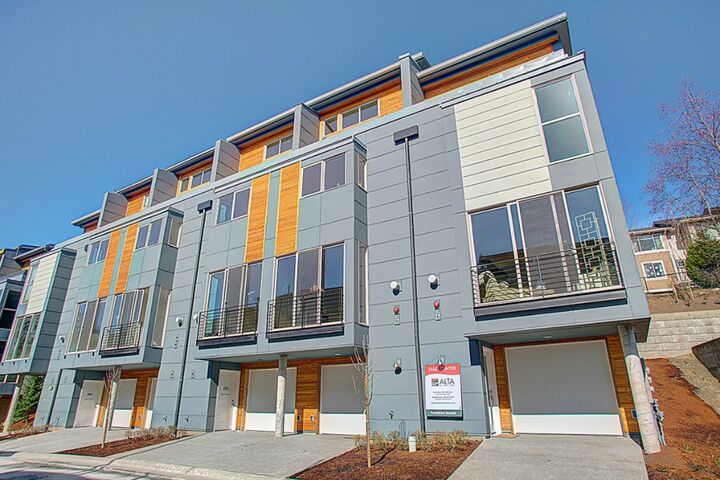 4264 213th Place SE 11  Issaquah WA 98029 photo