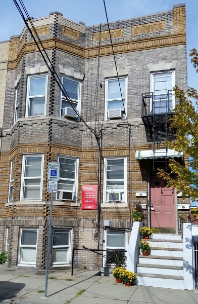 Property Photo:  580 N 9th St  NJ 07107 