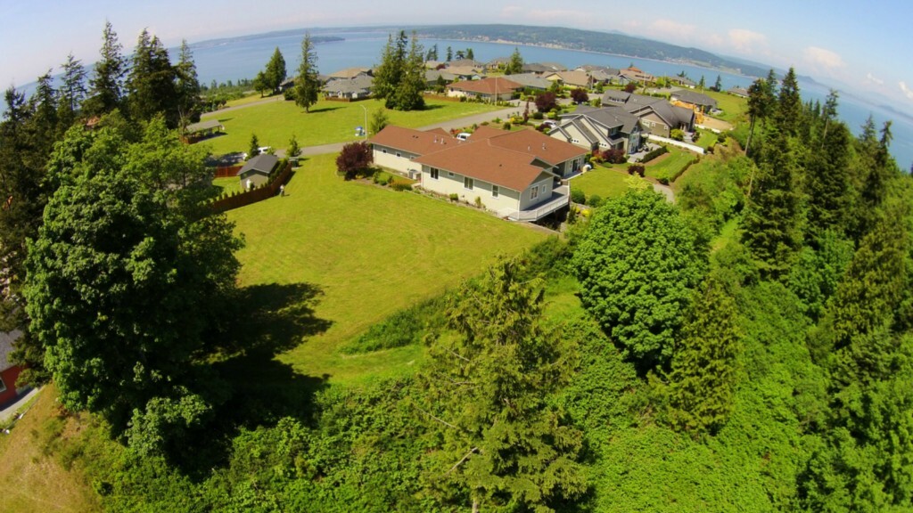 Property Photo: 31 Brentwood Dr WA 98282