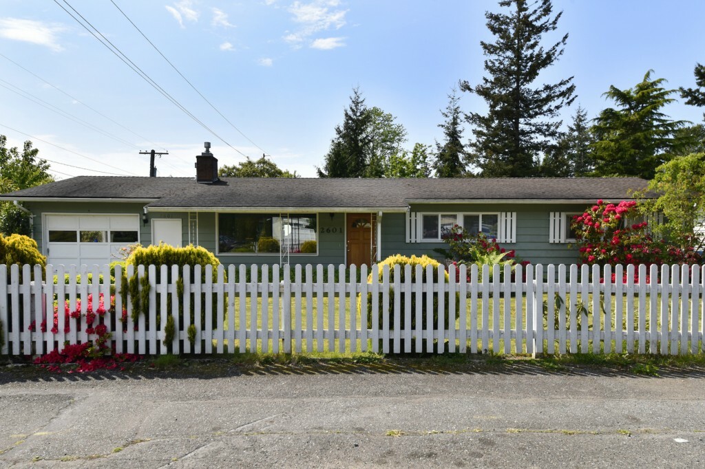 Property Photo:  2601 Ontario St  WA 98229 