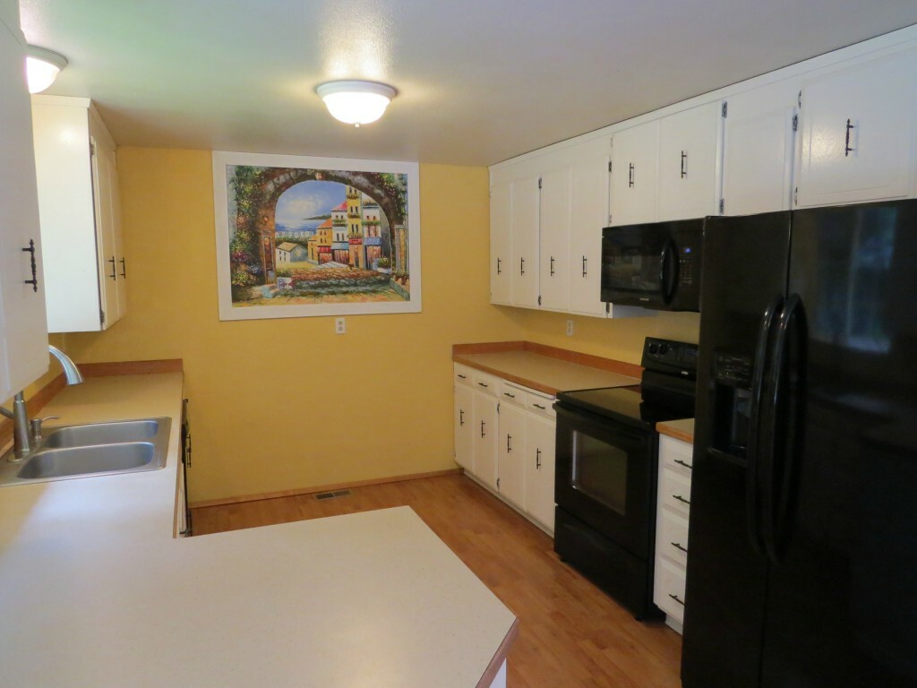 Property Photo:  1305 S 7th St  WA 98584 