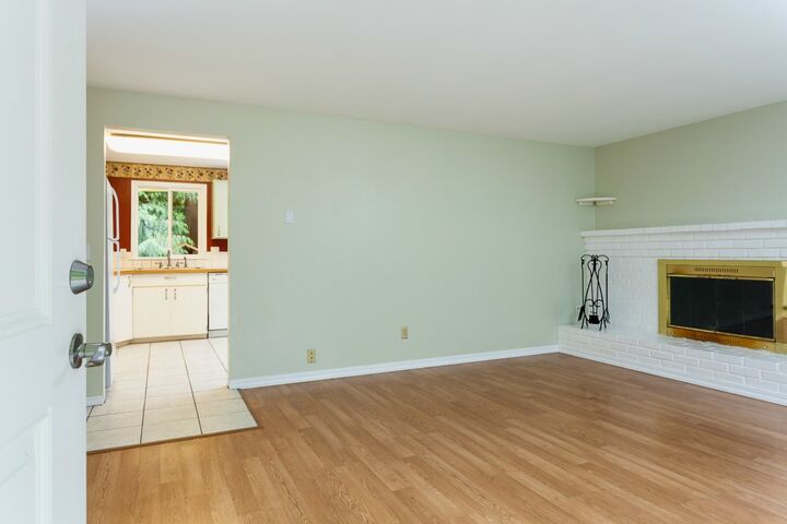 Property Photo: 20915 NE 8th Place WA 98074