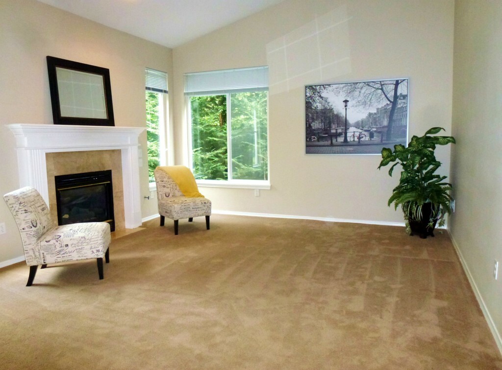 Property Photo:  21624 9th Ave SE D-107  WA 98021 