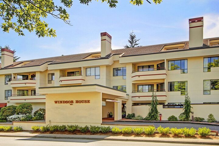 401 100th Ave NE 314  Bellevue WA 98004 photo