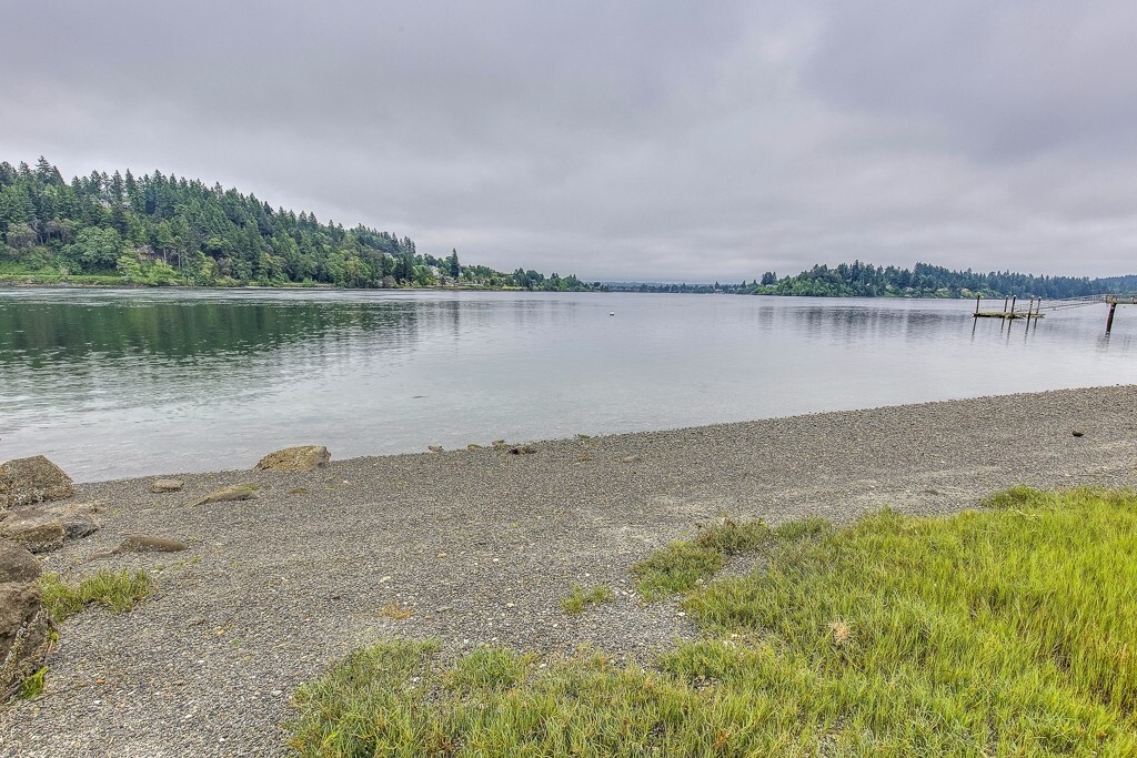 Property Photo: 3084 Rocky Point Rd WA 98312