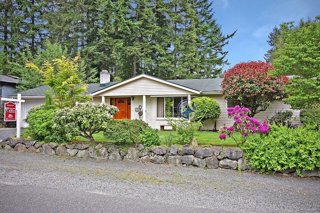 Property Photo:  14700 167th Place SE  WA 98059 