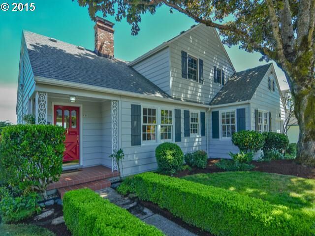 Property Photo:  691 SW Moss St  OR 97219 