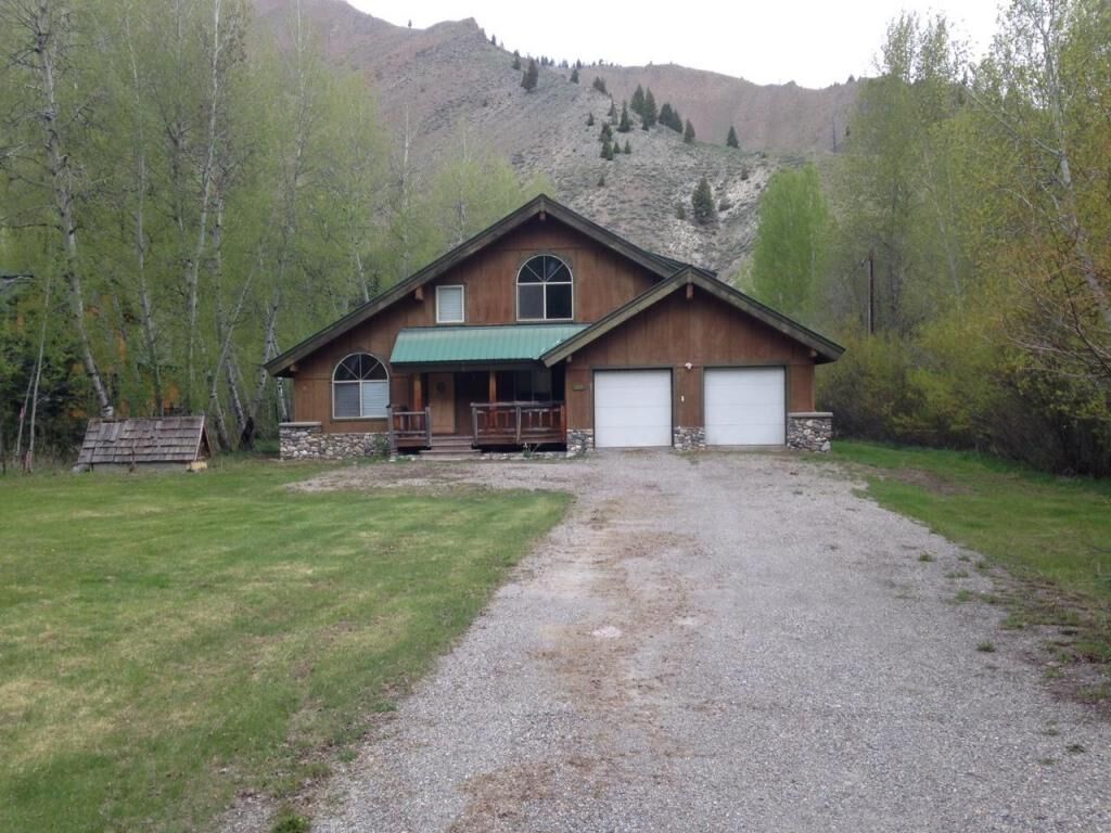 Property Photo: 447 W Warm Springs Rd ID 83340