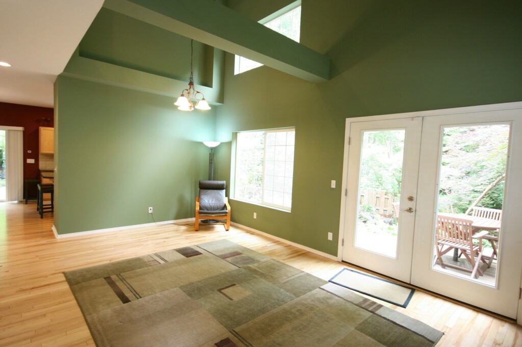 Property Photo: 28070 Maple Ridge Wy SE WA 98038