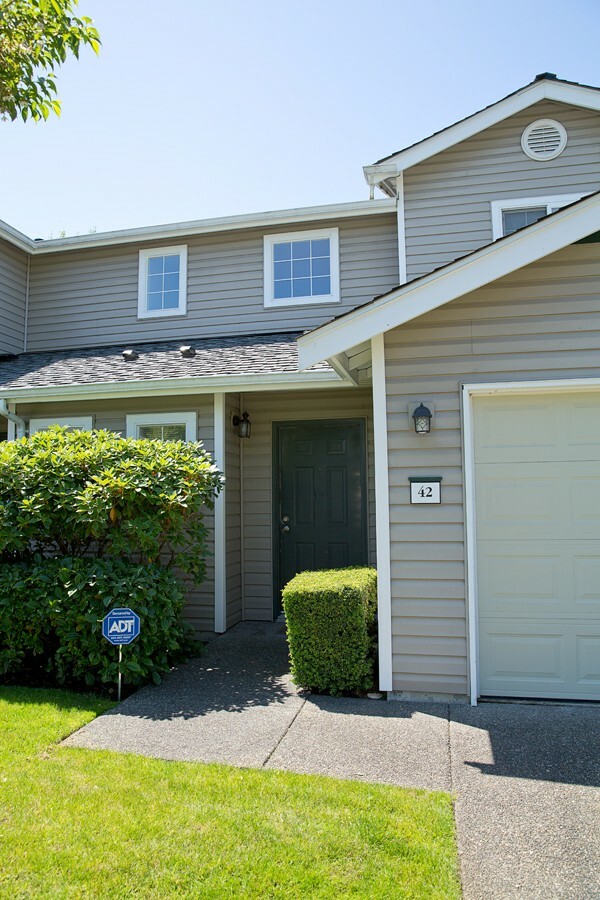 Property Photo: 4802 Nassau Ave NE 42 WA 98422