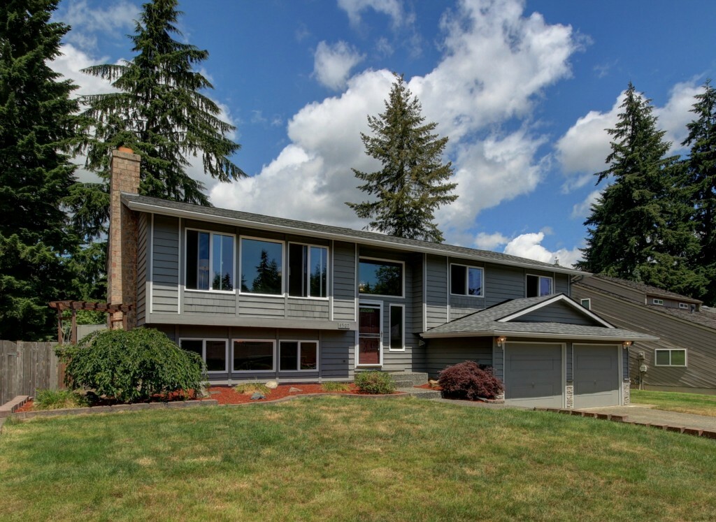 Property Photo:  4507 238th Place SW  WA 98043 