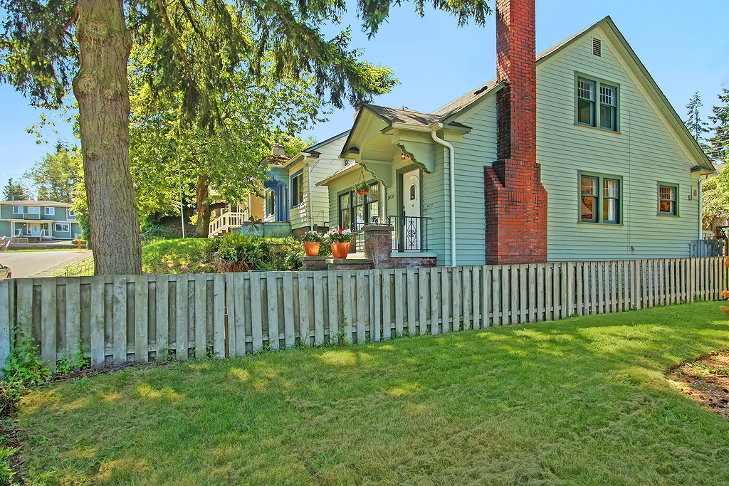 Property Photo: 3420 Nassau St WA 98201