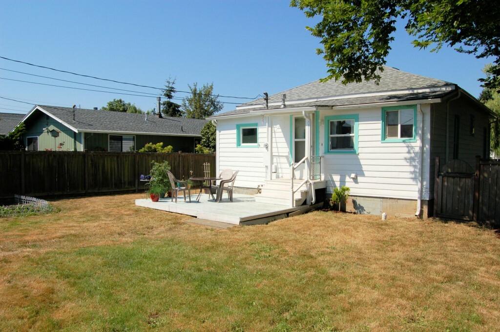 Property Photo:  2632 Patton St  WA 98225 