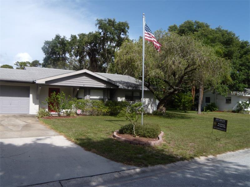 Property Photo: 2340 Roselawn Circle FL 34231
