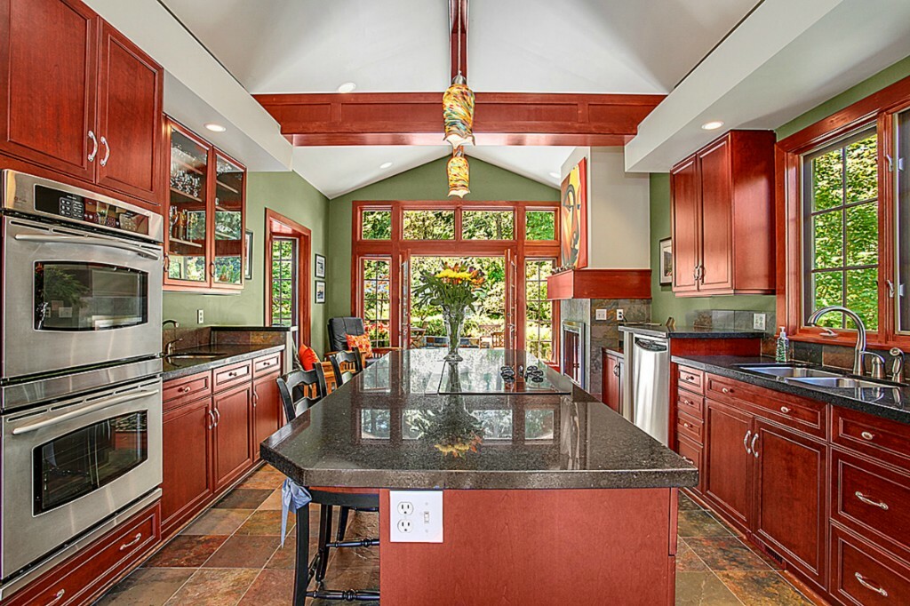 Property Photo: 41828 SE 142nd St WA 98045