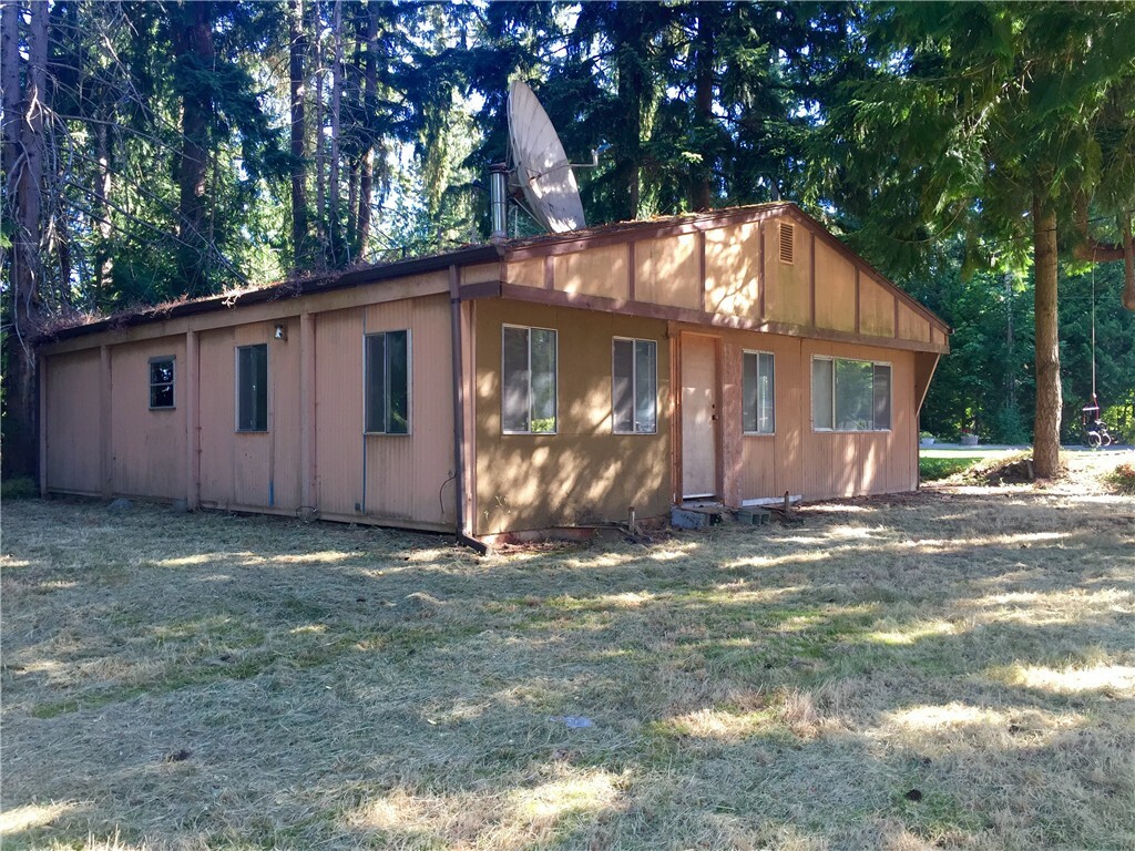 Property Photo: 9105 207th Ave E WA 98391