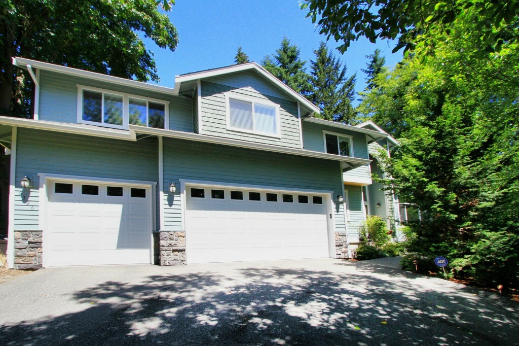 Property Photo:  6326 247th Ave NE  WA 98053 