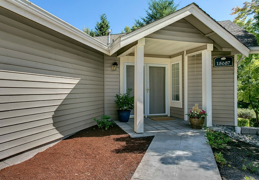 Property Photo:  18687 NE 56th Ct  WA 98052 