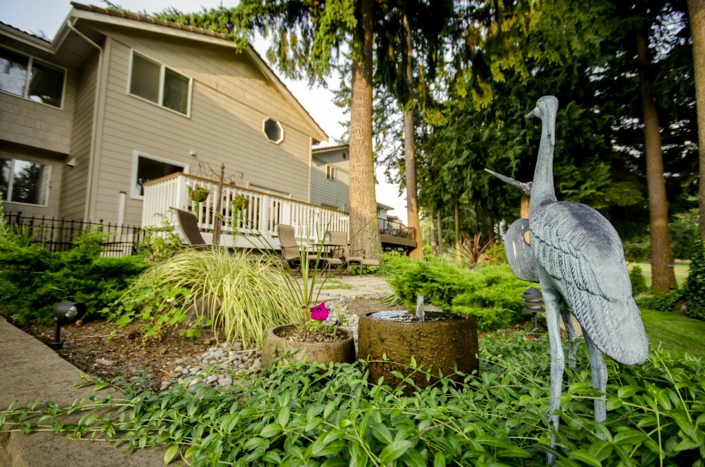 Property Photo:  2000 Village Green Drive 10  WA 98012 