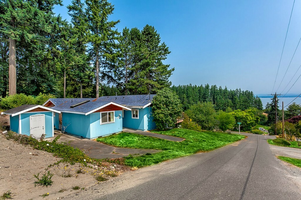 Property Photo:  1260 Holloway Lane  WA 98282 