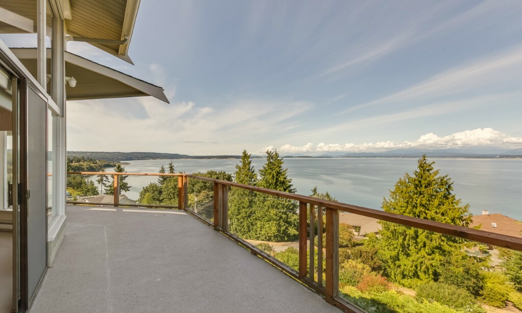 Property Photo:  1847 SE Camano Dr  WA 98282 